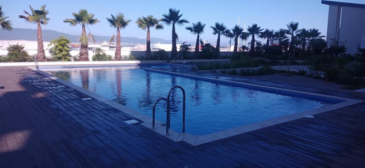 Kings Wharf Quay29 - Large Studio Apartment With 3 Pools - Gym - Rock Views - Holiday And Short Let Apartments In Γιβραλτάρ Εξωτερικό φωτογραφία