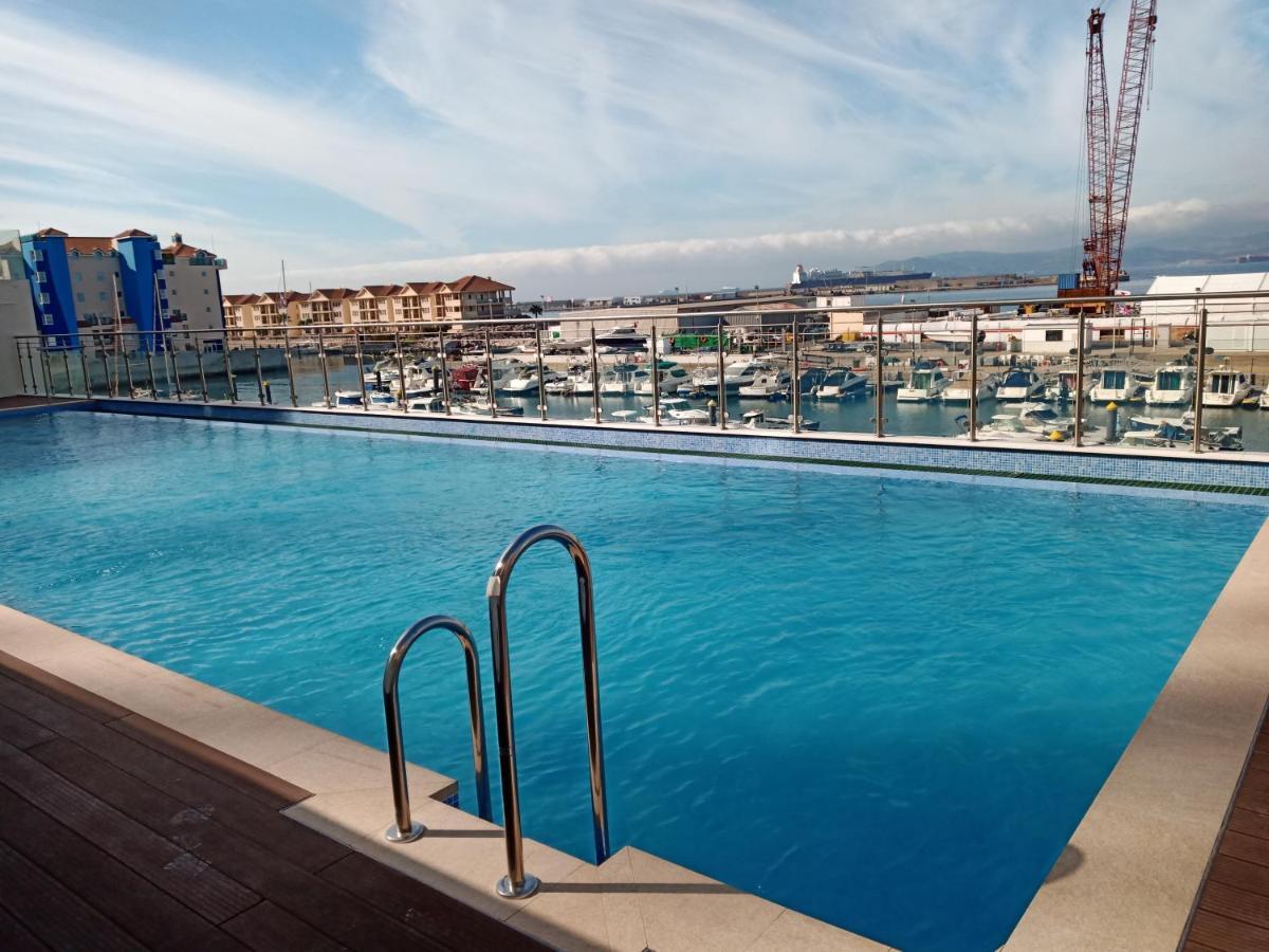 Kings Wharf Quay29 - Large Studio Apartment With 3 Pools - Gym - Rock Views - Holiday And Short Let Apartments In Γιβραλτάρ Εξωτερικό φωτογραφία