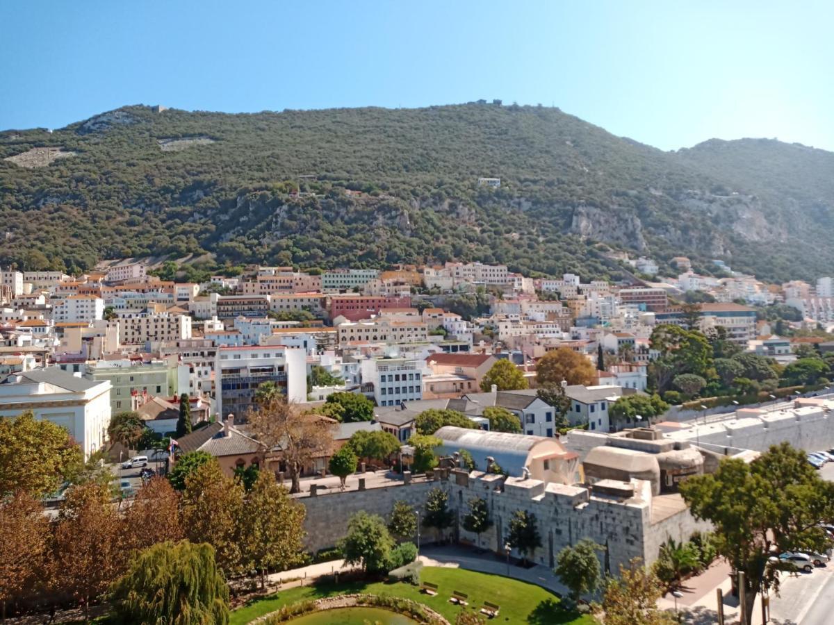 Kings Wharf Quay29 - Large Studio Apartment With 3 Pools - Gym - Rock Views - Holiday And Short Let Apartments In Γιβραλτάρ Εξωτερικό φωτογραφία