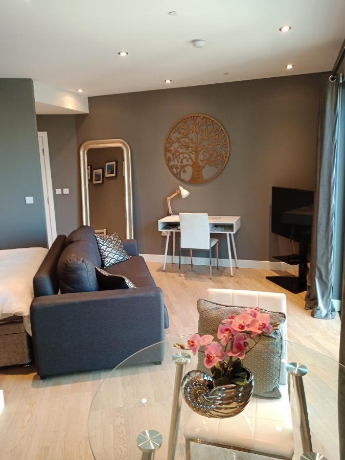 Kings Wharf Quay29 - Large Studio Apartment With 3 Pools - Gym - Rock Views - Holiday And Short Let Apartments In Γιβραλτάρ Εξωτερικό φωτογραφία